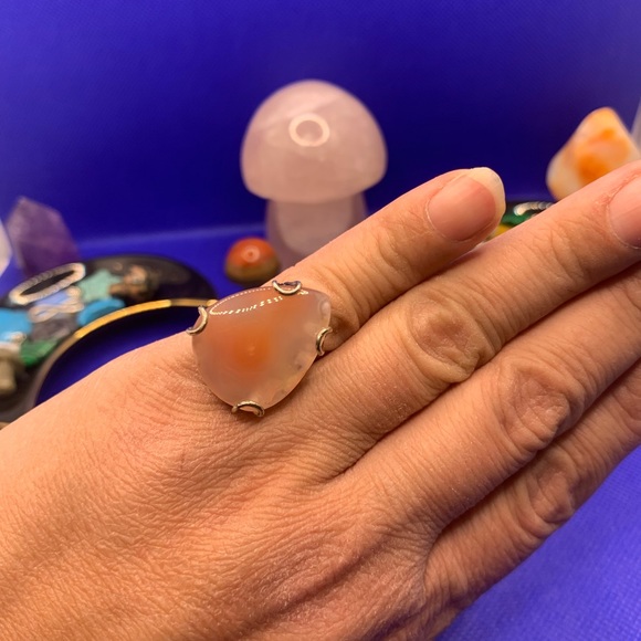Sweet Peach Chalcedony Ring! .925 Sterling Silver Overlay, Size 5.75 - Picture 6 of 13